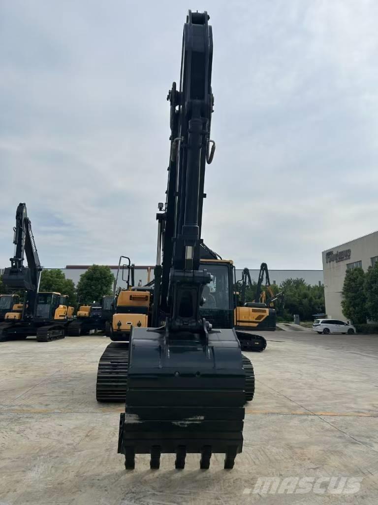 Hyundai HX 220 L Koparki gąsienicowe