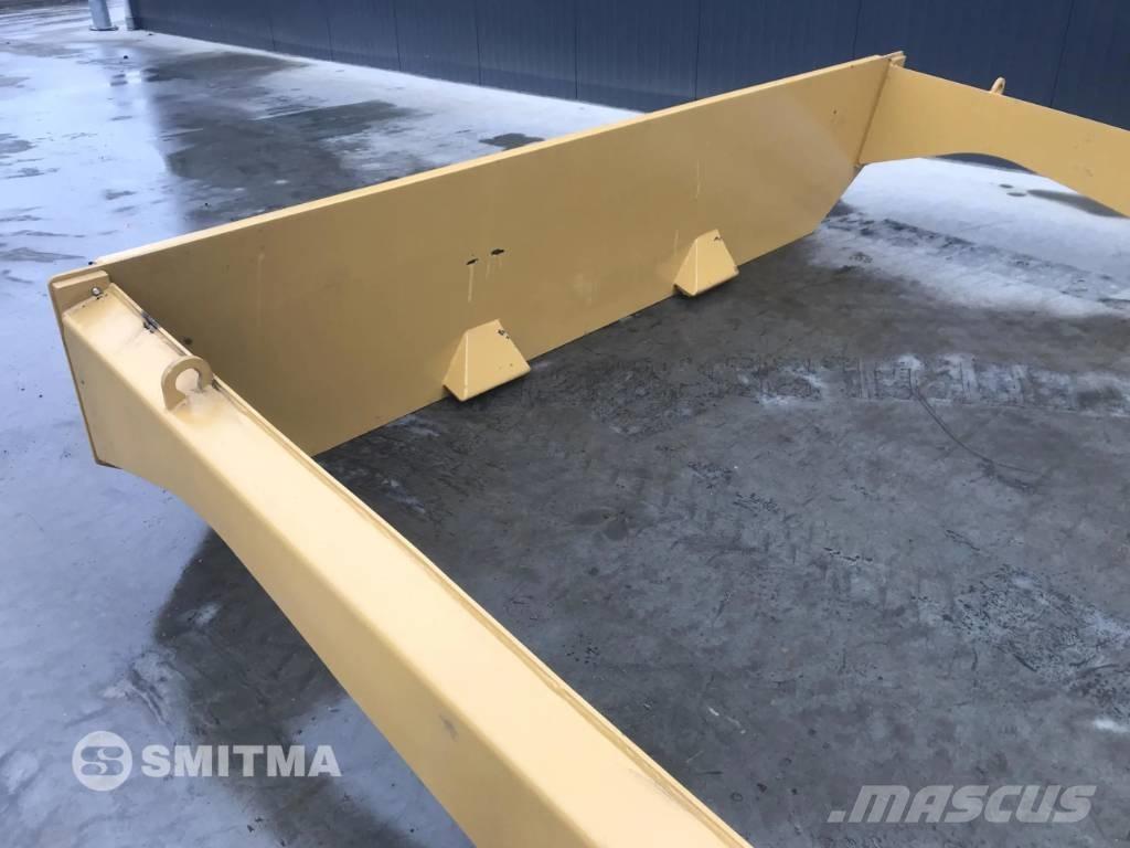 CAT 735B Skrzynie ładunkowe