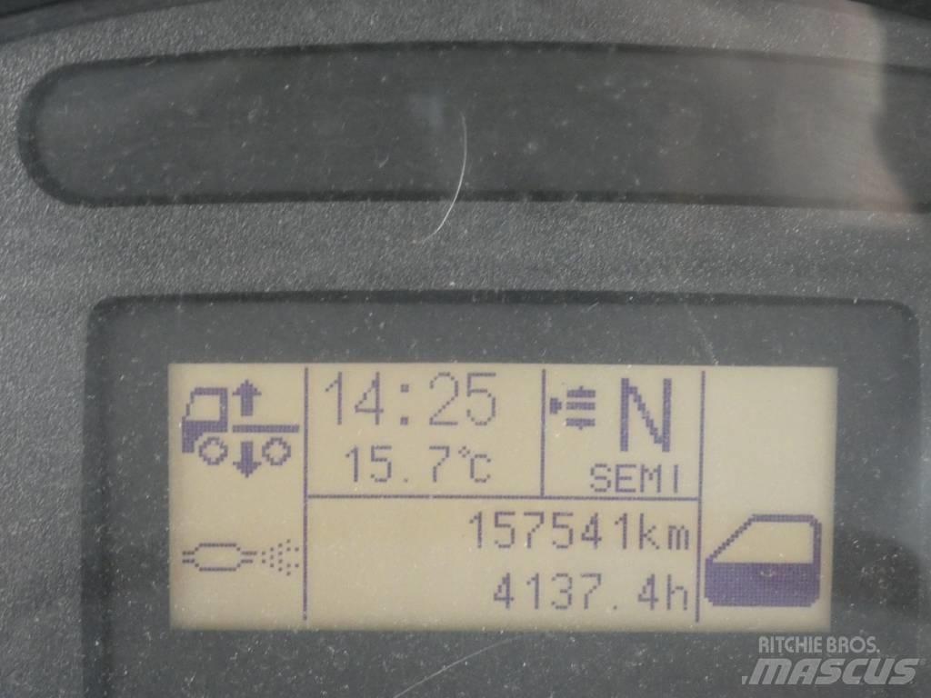 Iveco 120E 25 Samochody ciężarowe ze skrzynią zamkniętą