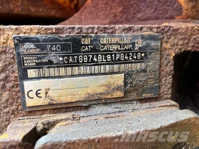 CAT 740 Wozidła przegubowe