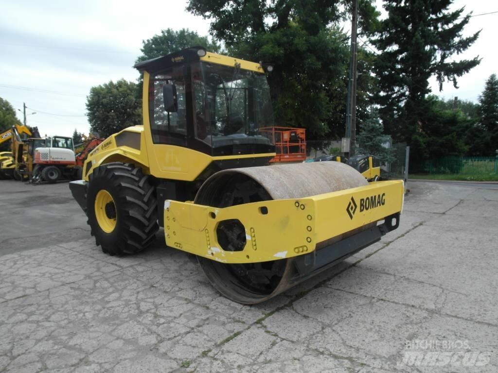 Bomag BW 213 DH-5 Walce jednobębnowe