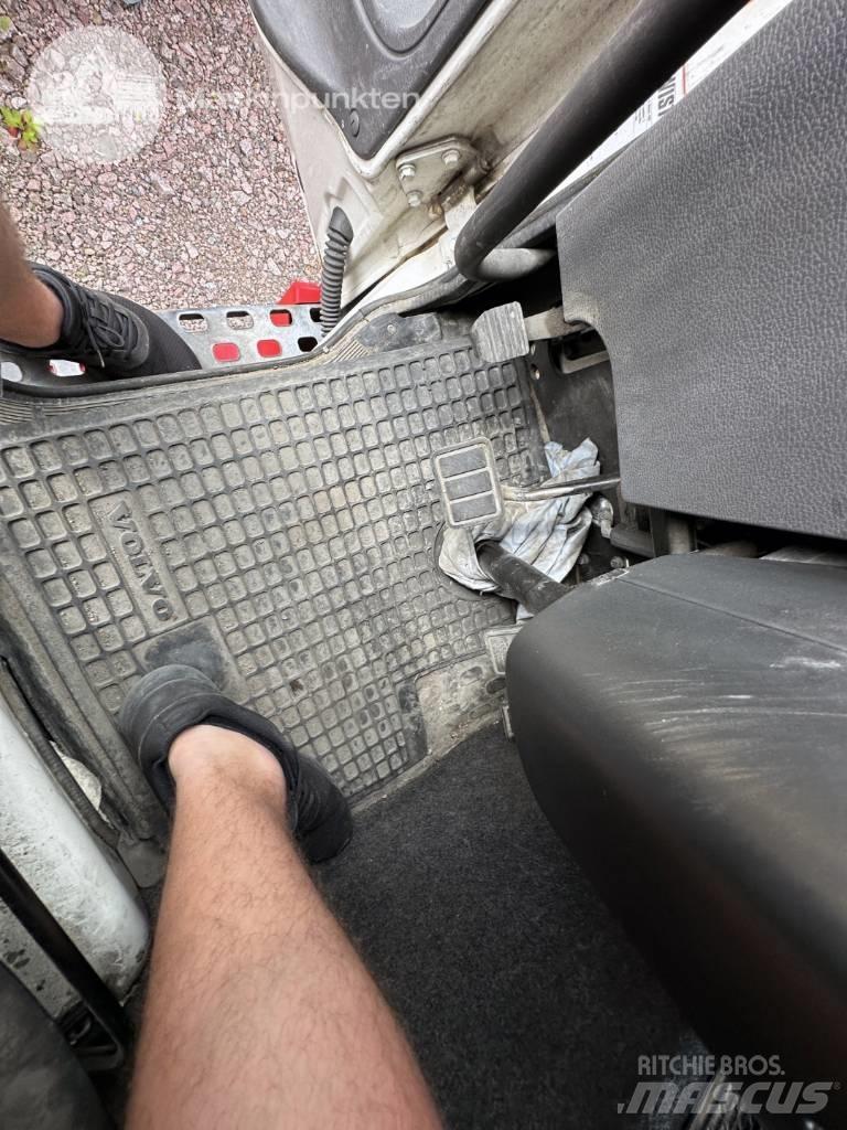 Volvo FL 6 Samochody ciężarowe ze skrzynią zamkniętą