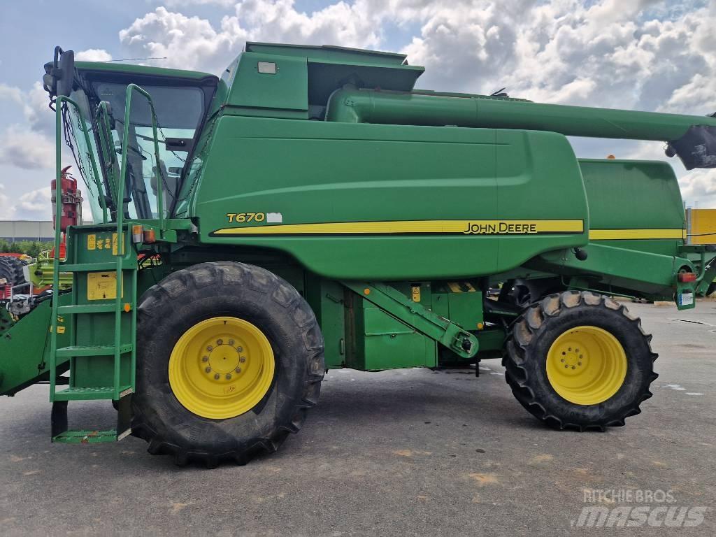 John Deere T670 Kombajny zbożowe
