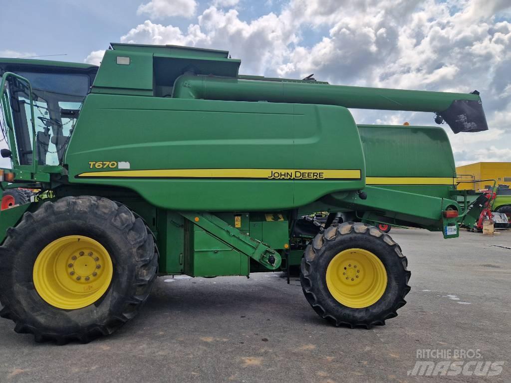 John Deere T670 Kombajny zbożowe