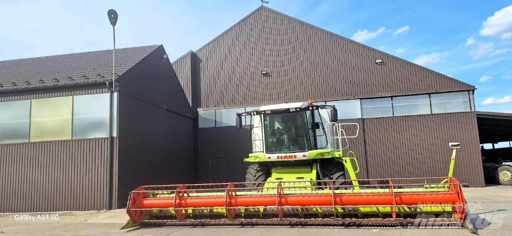 Claas 570 Kombajny zbożowe