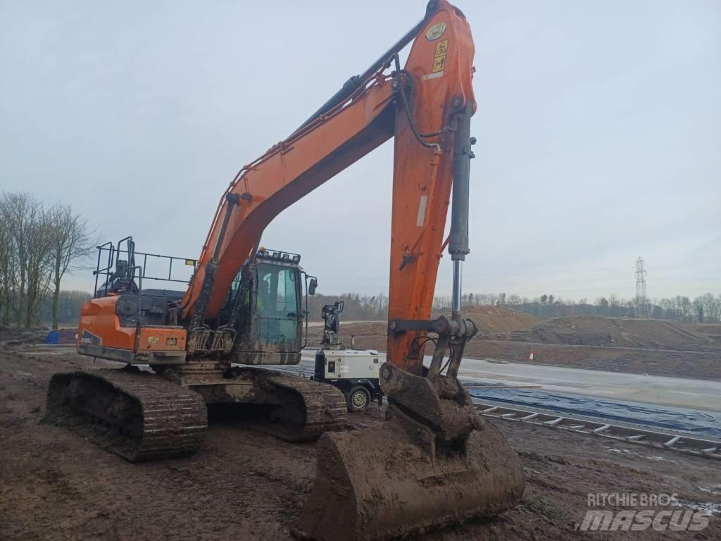Doosan DX 225 LC-5 Koparki gąsienicowe