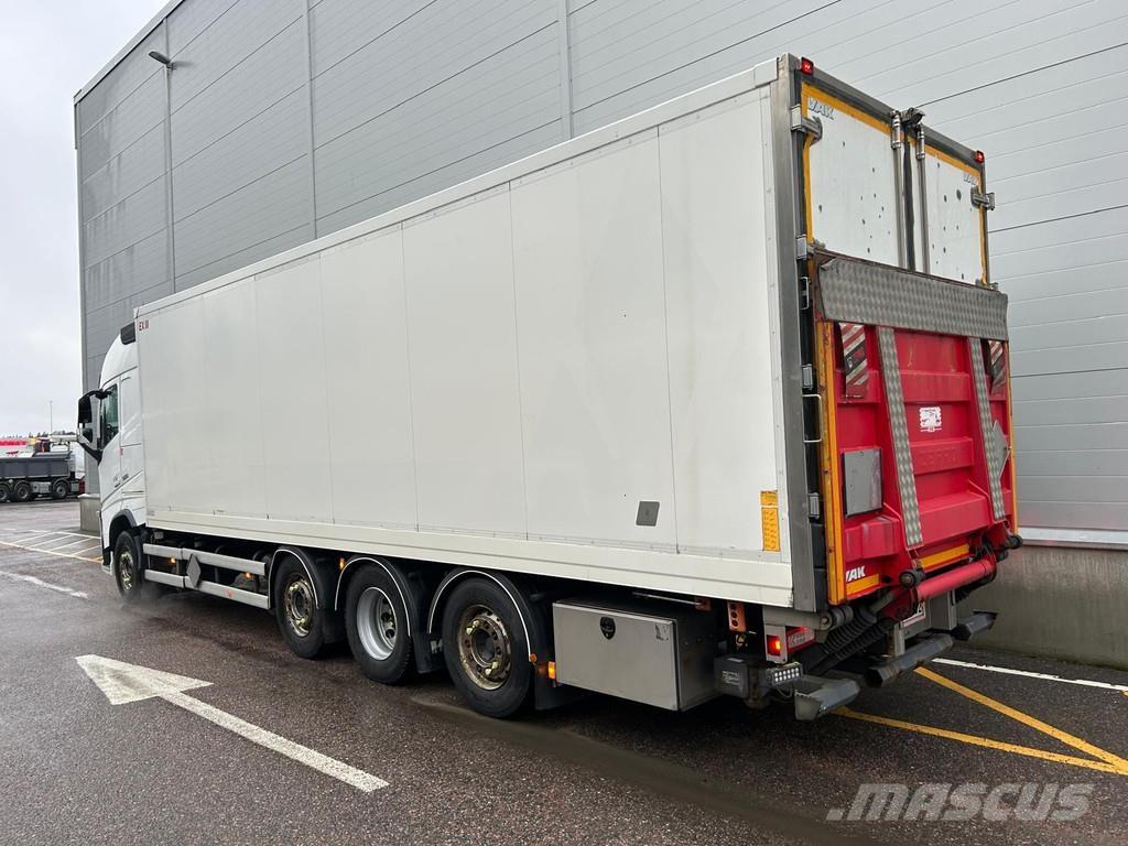 Volvo FH Samochody ciężarowe ze skrzynią zamkniętą