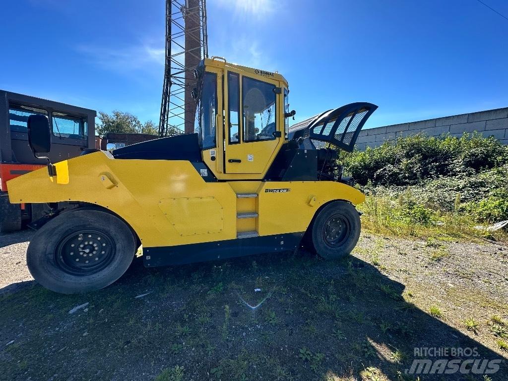 Bomag BW24RH Walce ogumione