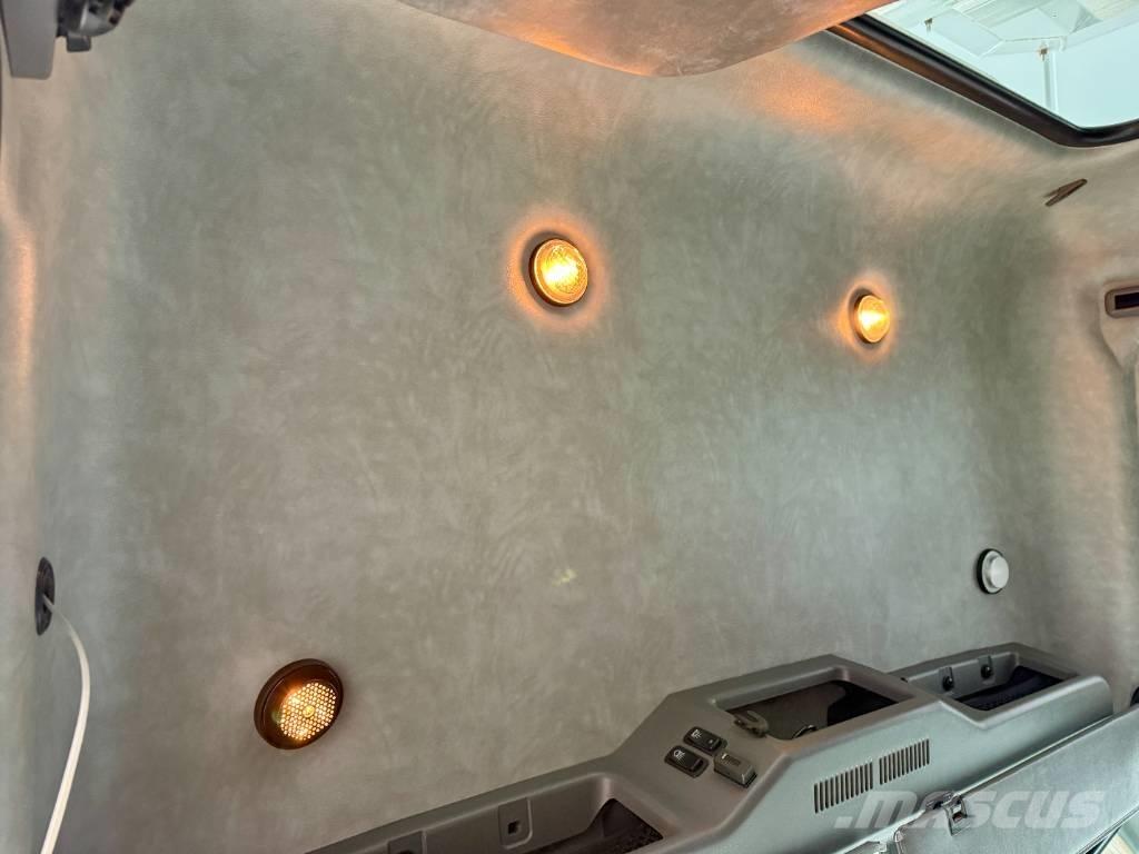 Mack GU813 Ciągniki siodłowe