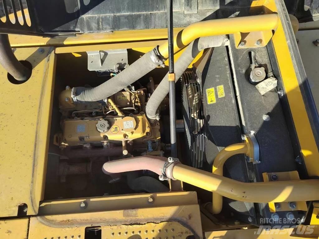 CAT 318 Koparki gąsienicowe