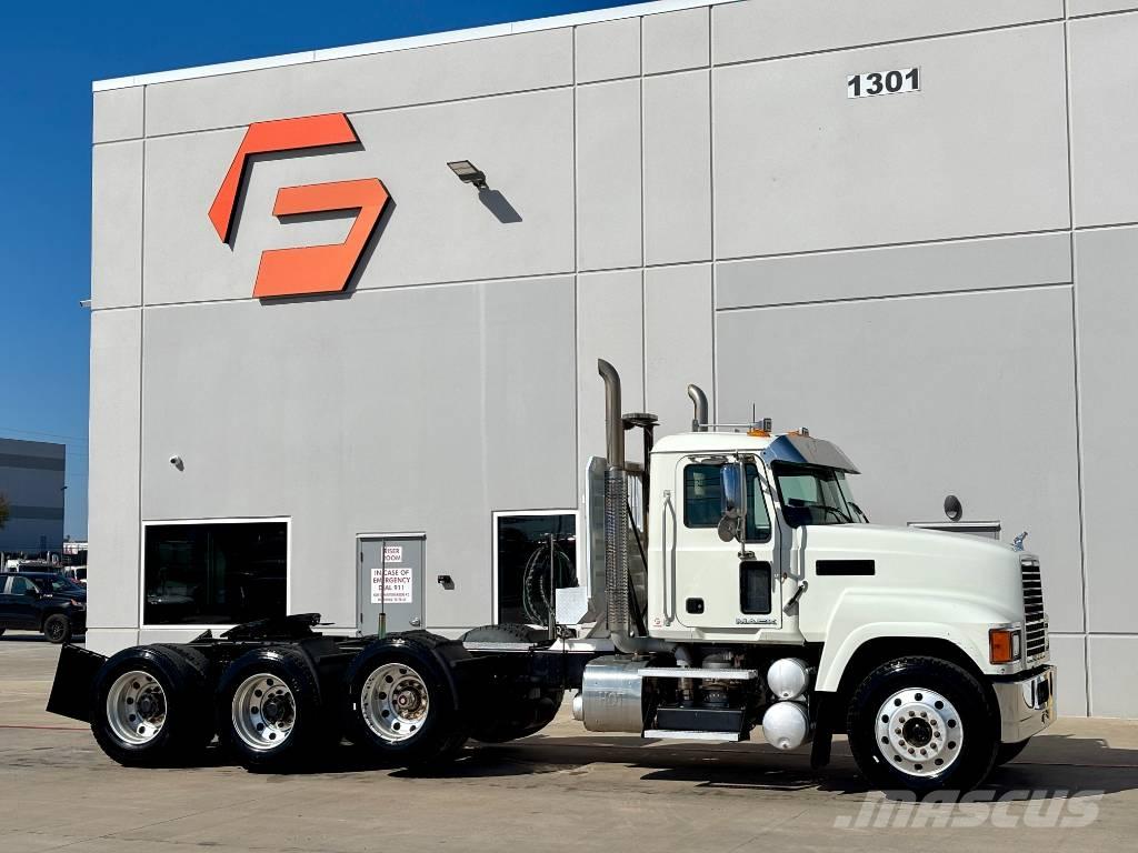 Mack CHU 613 Ciągniki siodłowe