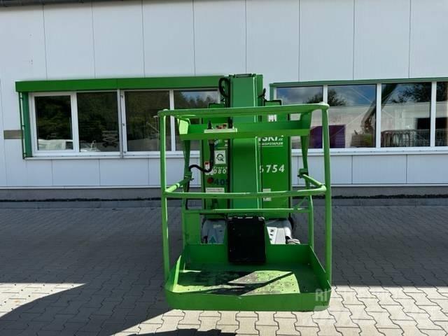 Haulotte Star 10 Kompaktowe samojezdne wysięgniki podnośnikowe