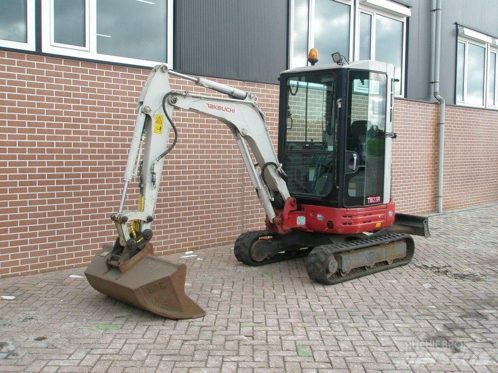 Takeuchi TB23R Minikoparki