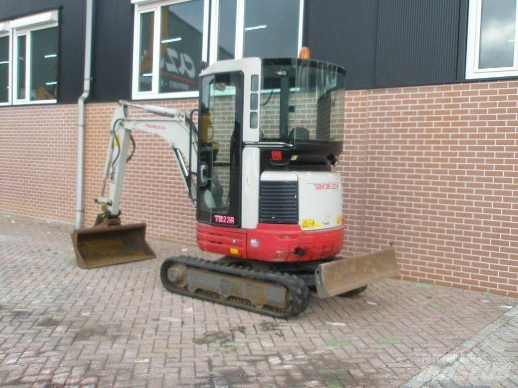 Takeuchi TB23R Minikoparki