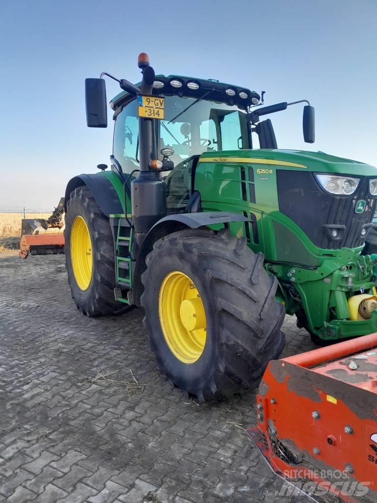 John Deere 6250R Ciągniki rolnicze