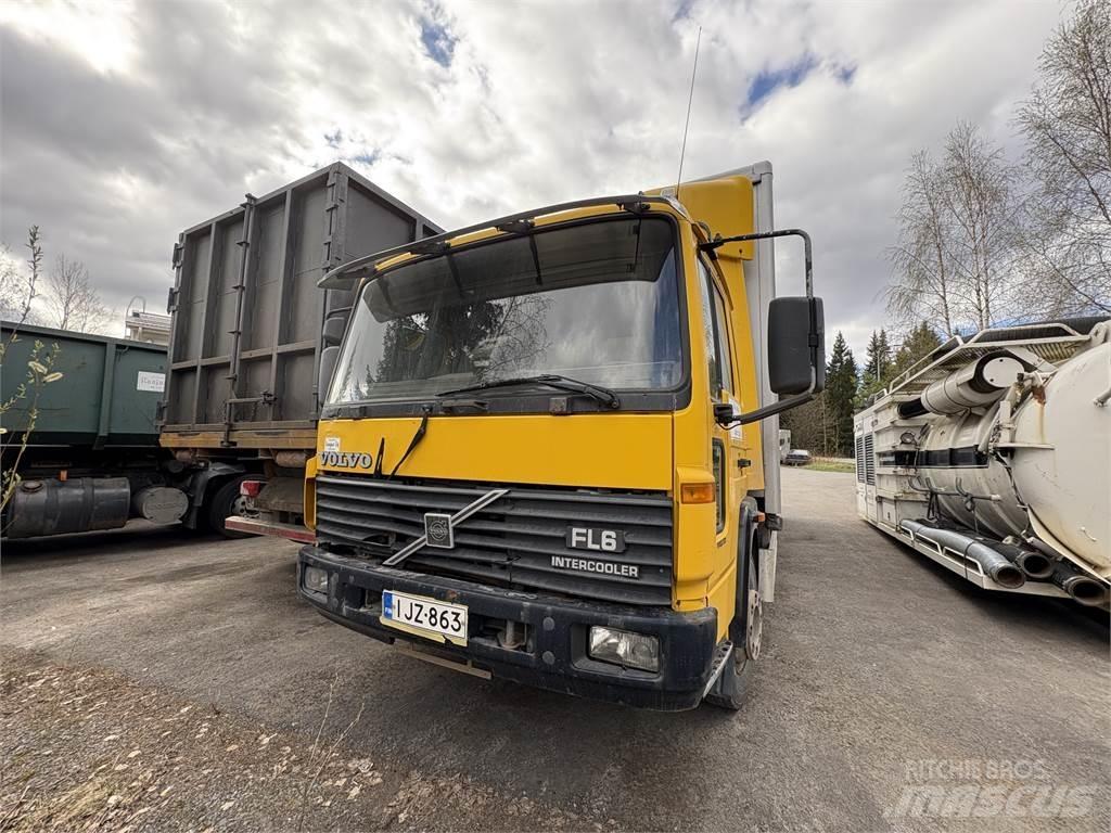 Volvo FL612 Samochody ciężarowe ze skrzynią zamkniętą