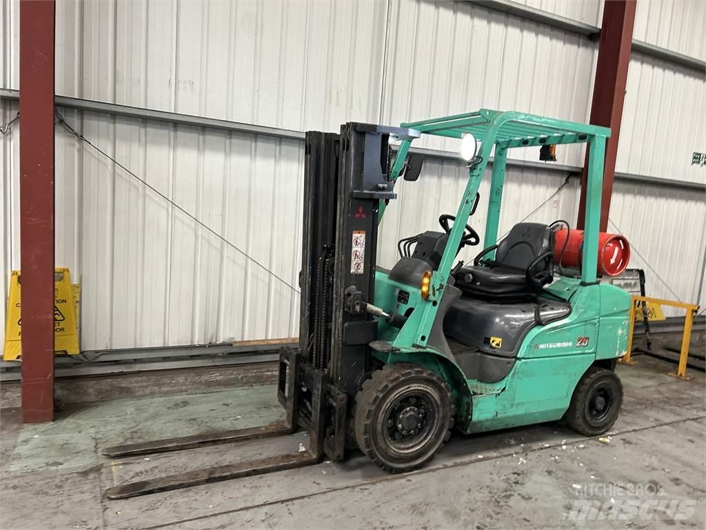 Mitsubishi FG25NT Wózki LPG