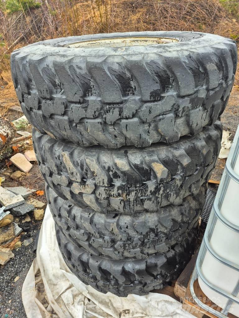 Dunlop 365/80R20 Opony, koła i felgi
