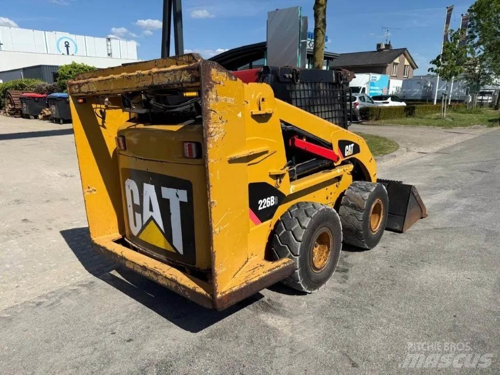 CAT 226B3 Turbo Ładowarki burtowe