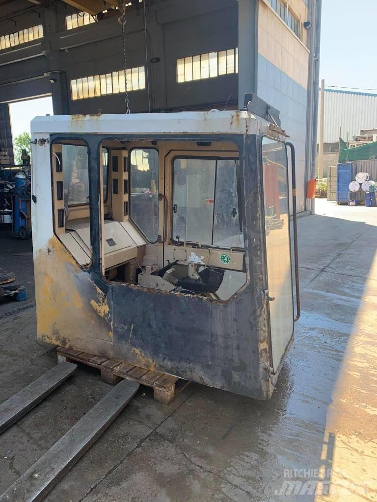 CAT 375 Kabiny i wnętrze