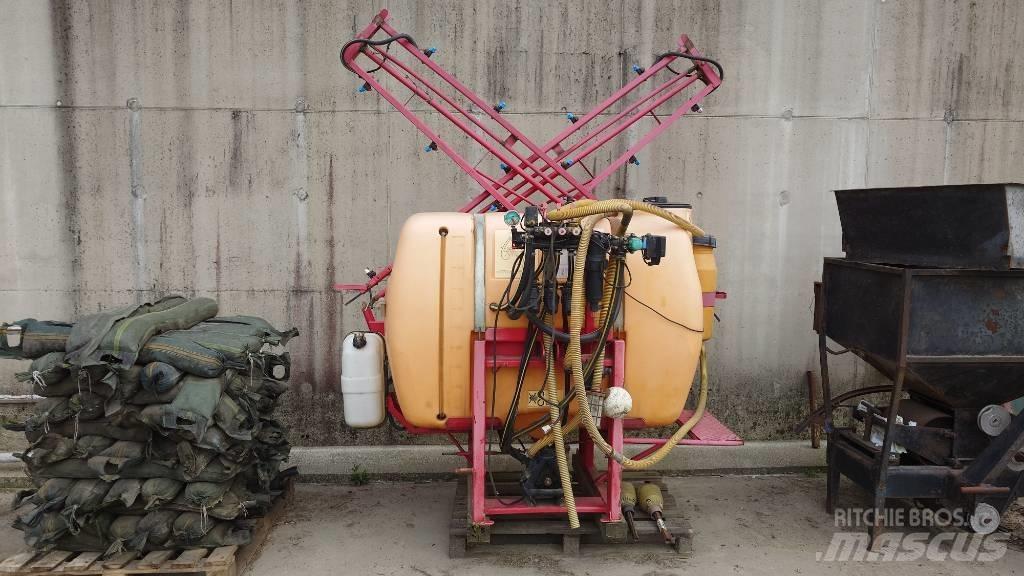 Junkkari 87900 Zamontowane opryskiwacze
