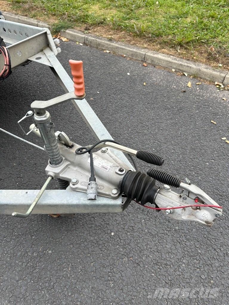  MOTIV TC3000 Lekkie przyczepy