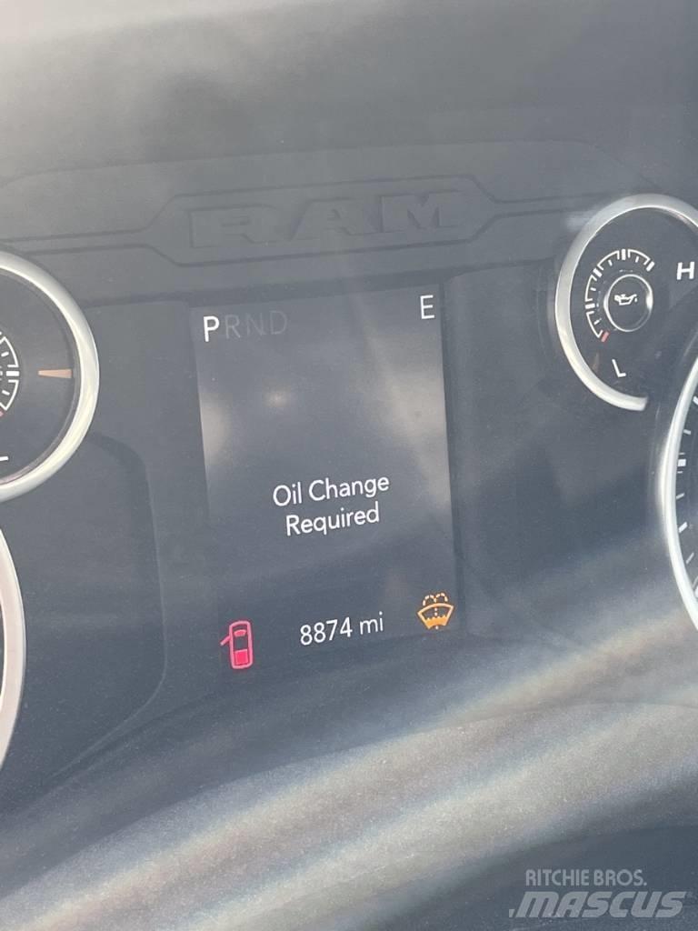 RAM 5500 Ciężarówki typu Platforma / Skrzynia