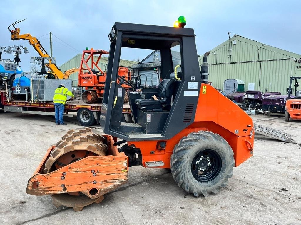Ammann ASC 30 Walce jednobębnowe