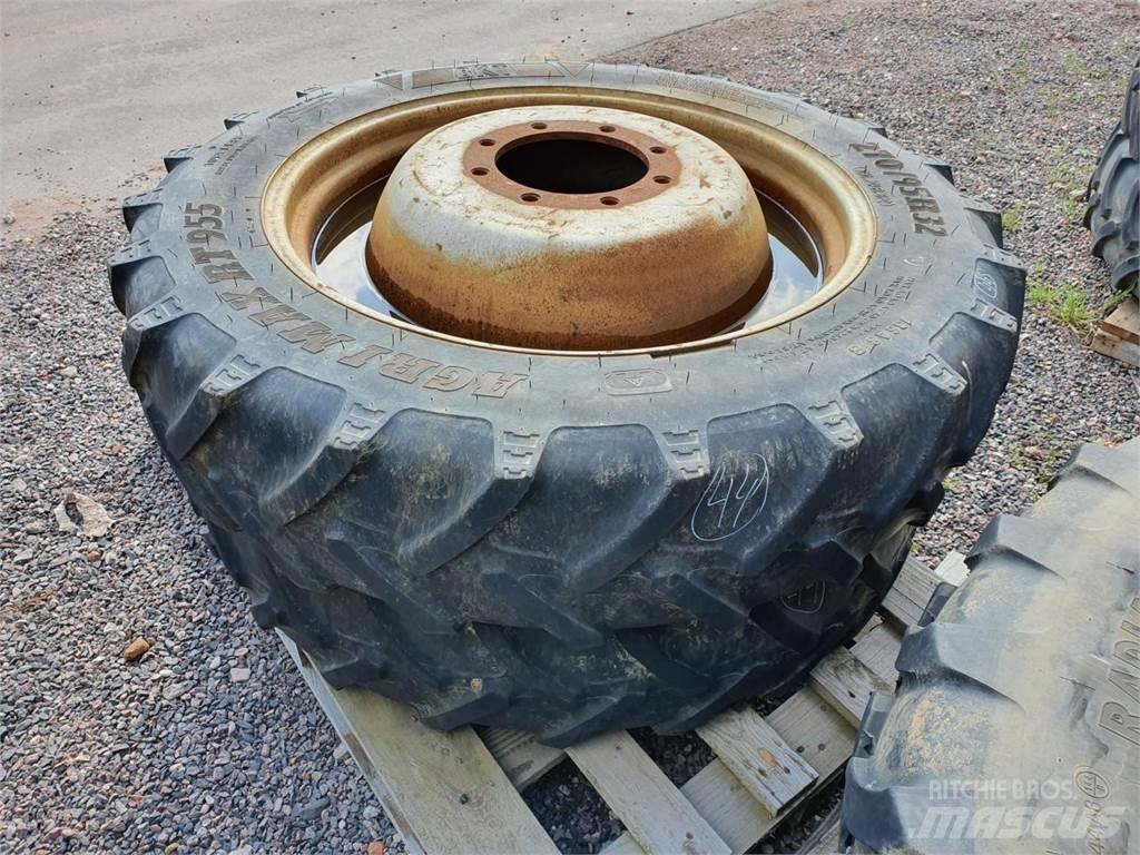 BKT 270/95R32 x2 Opony, koła i felgi