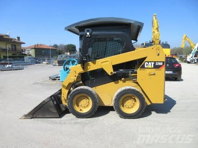 CAT 226 D Ładowarki burtowe