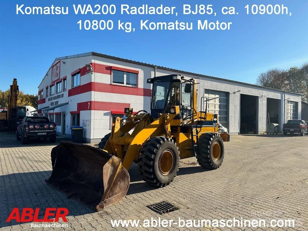 Komatsu WA200 Ładowarki kołowe