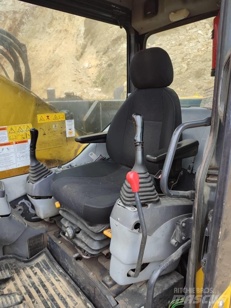 Komatsu PC 228 LC-3 Koparki gąsienicowe