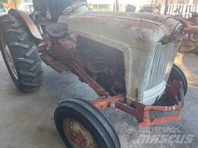 Ford 800 Ciągniki rolnicze