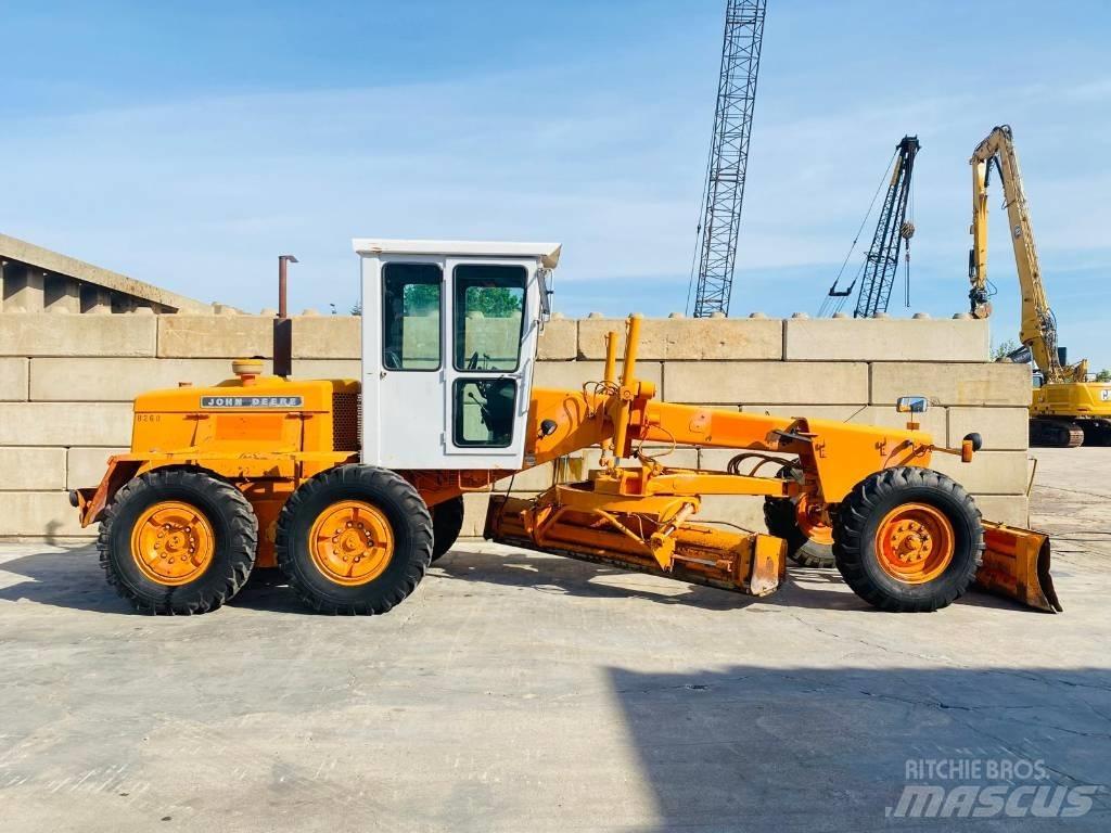 John Deere 570 A Równiarki