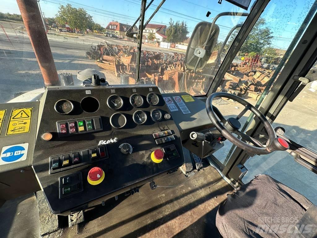 Vibromax W2400 Walce ogumione
