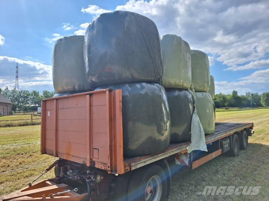 Meusburger 800 Przyczepy do przewozu słomy w belach