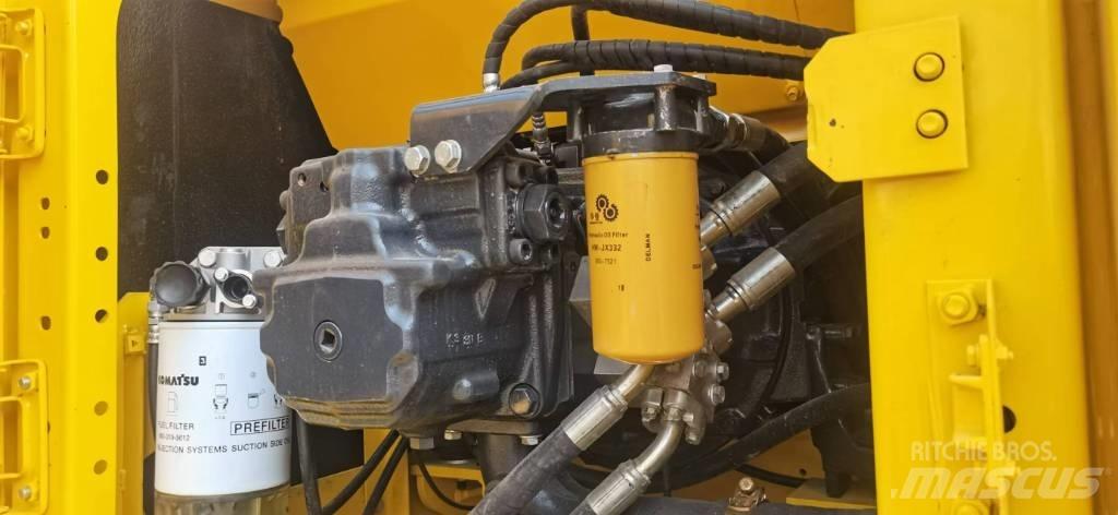 Komatsu 220-8 Minikoparki