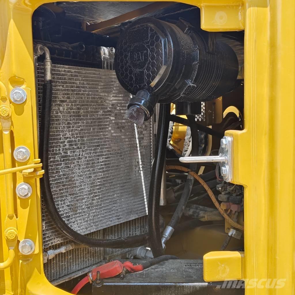 CAT 310 Koparki gąsienicowe