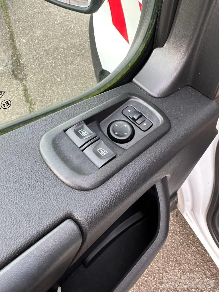 Renault Master Podnośniki na przyczepach