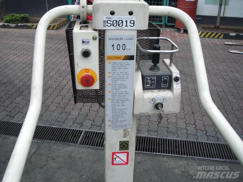 Aichi SX015      V-1650 Podnośniki masztowe