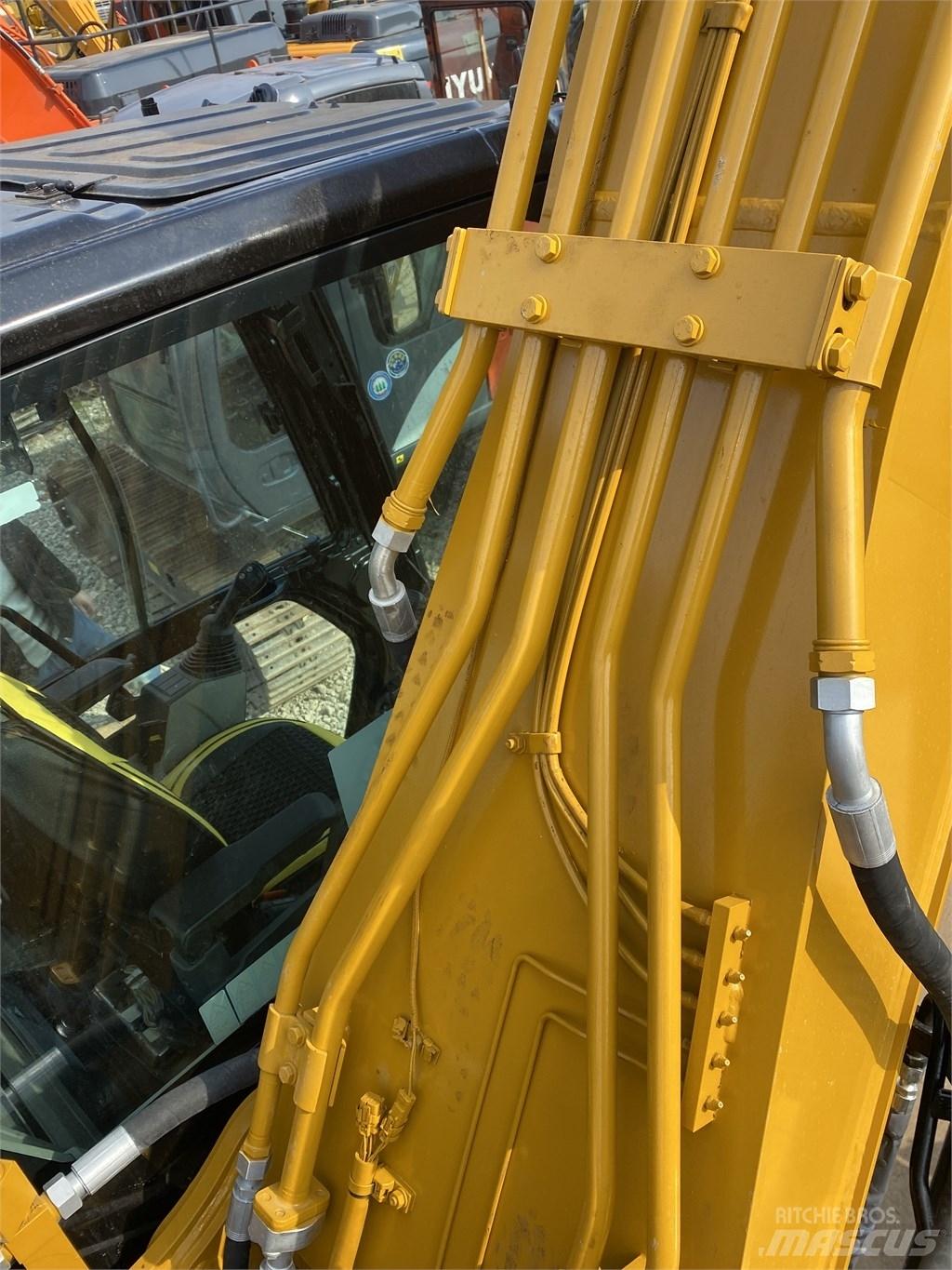 CAT 320 Koparki gąsienicowe