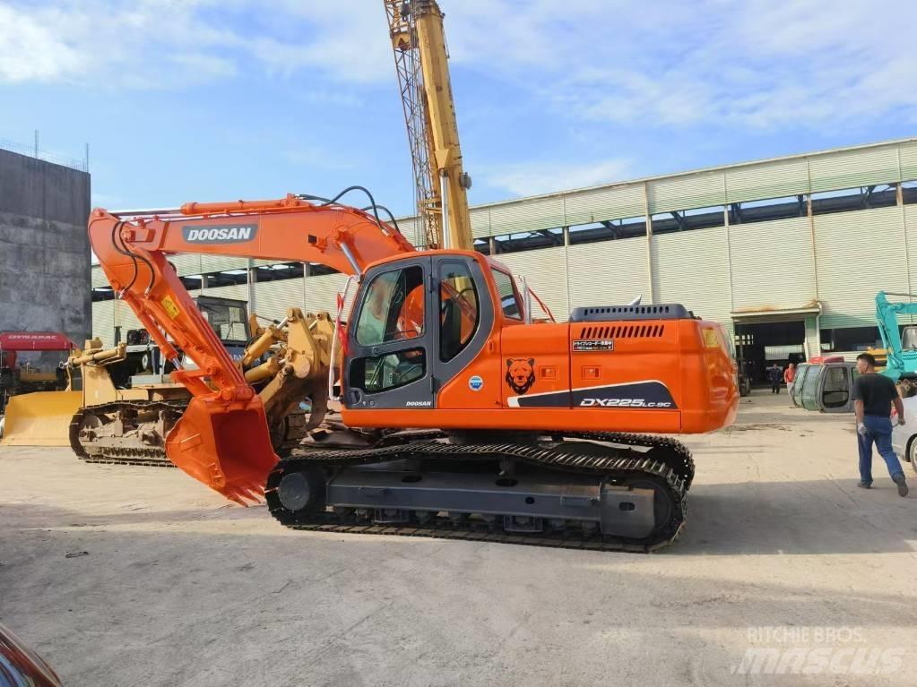 Doosan DX 225 Koparki gąsienicowe