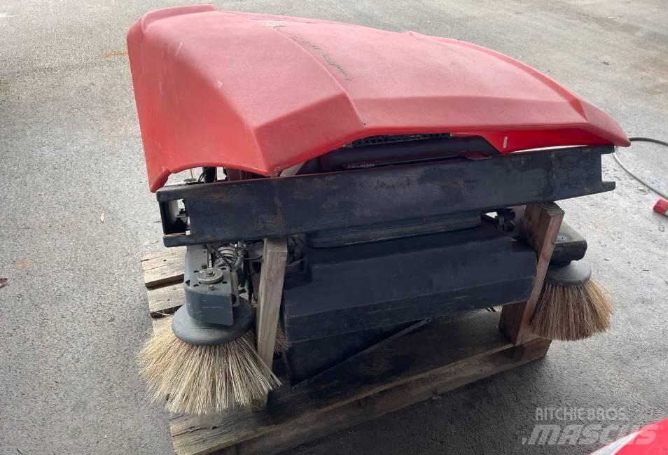 Hako Hakomatic 1100 Zamiatarki - Zgarniarki - Odśnieżarki