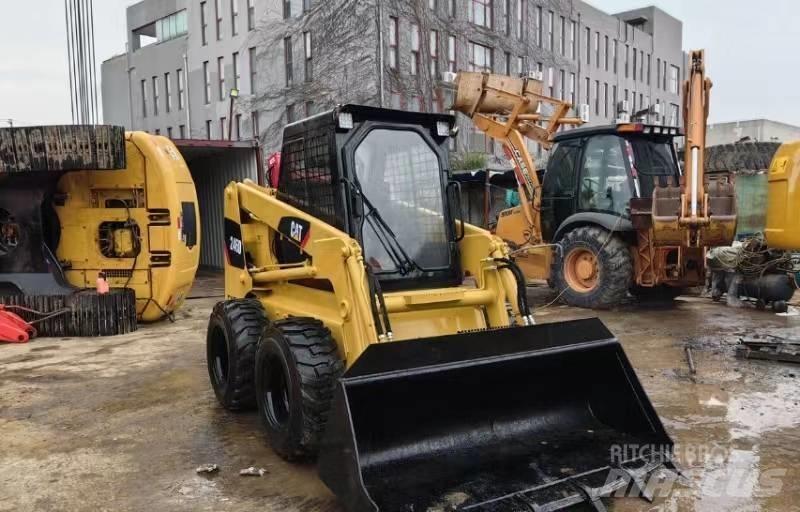 CAT 246 D Ładowarki burtowe