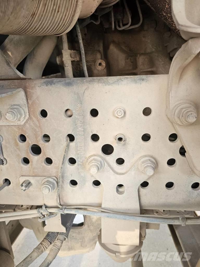 Mercedes-Benz 3951 Wozidła kolebkowe