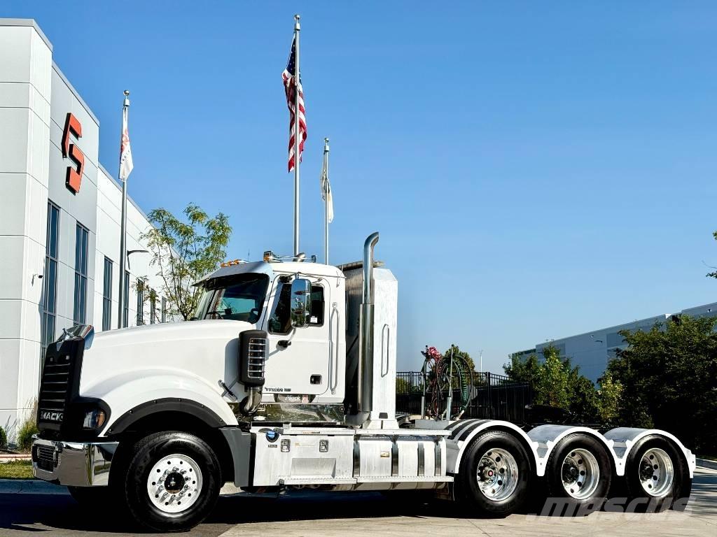 Mack Titan TD 713 Ciągniki siodłowe