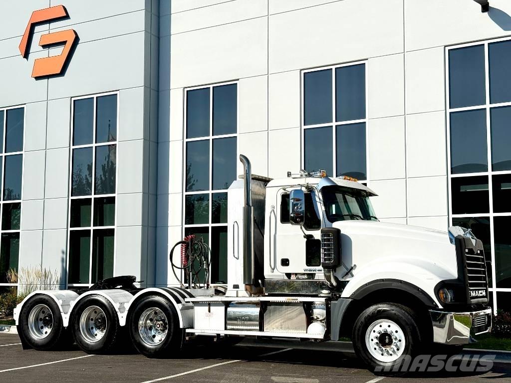 Mack Titan TD 713 Ciągniki siodłowe