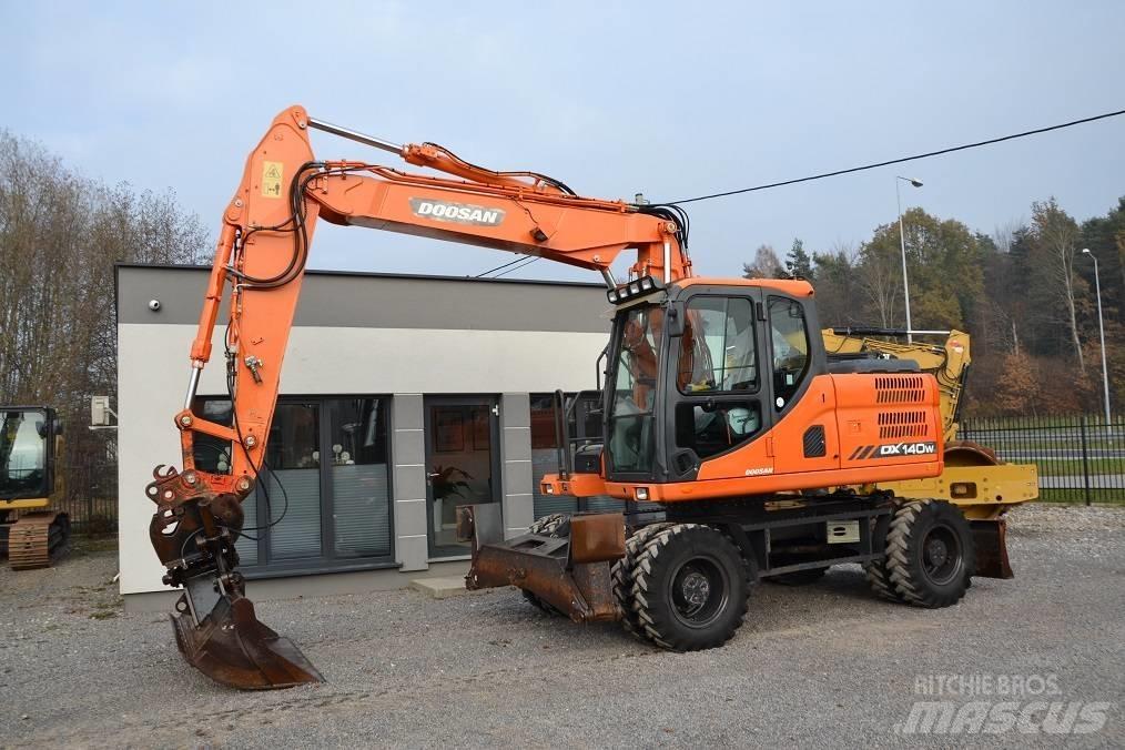 Doosan DX 140 W Koparki kołowe
