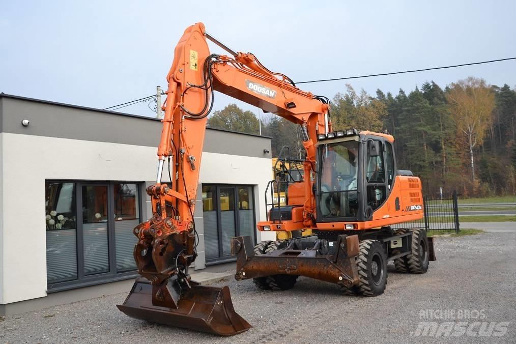 Doosan DX 140 W Koparki kołowe