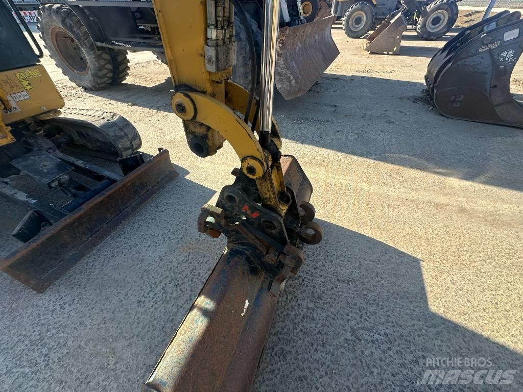 CAT 301.8 Minikoparki